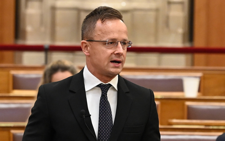 Szijjártó: Magyarország addig folytatja ukrajnai humanitárius akcióját, amíg szükséges