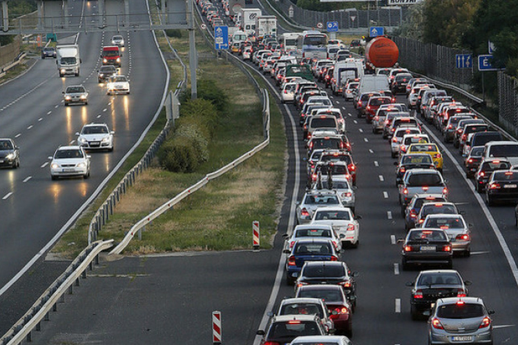 Hétfőtől korlátozások lesznek az M0-M7 csomópontban